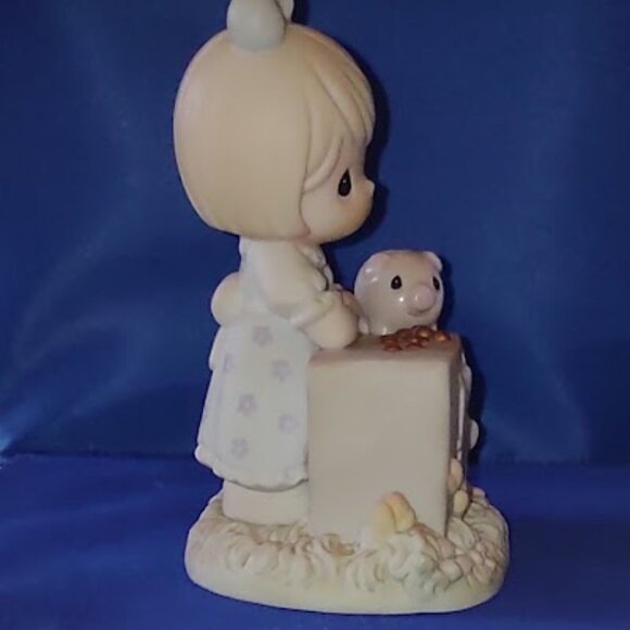 PRECIOUS MOMENTS A PENNY A KISS A PENNY A HUG FIGURINE WITH PIGGY BANK AND SIGN - Picture 5 of 9
